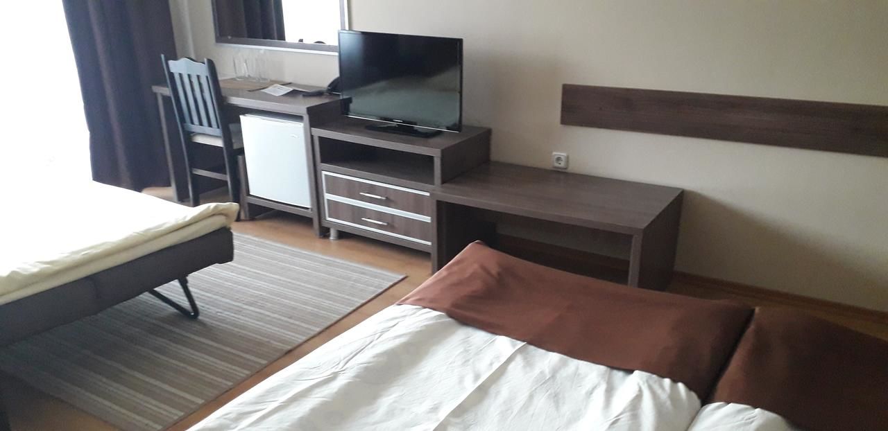 Отель Heat Complex Family Hotel Пештера-28