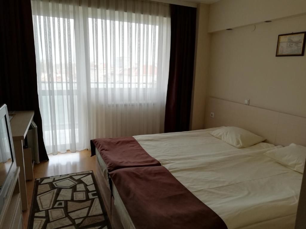 Отель Heat Complex Family Hotel Пештера-51