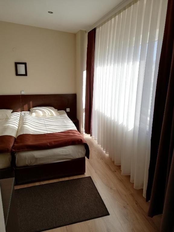 Отель Heat Complex Family Hotel Пештера-54